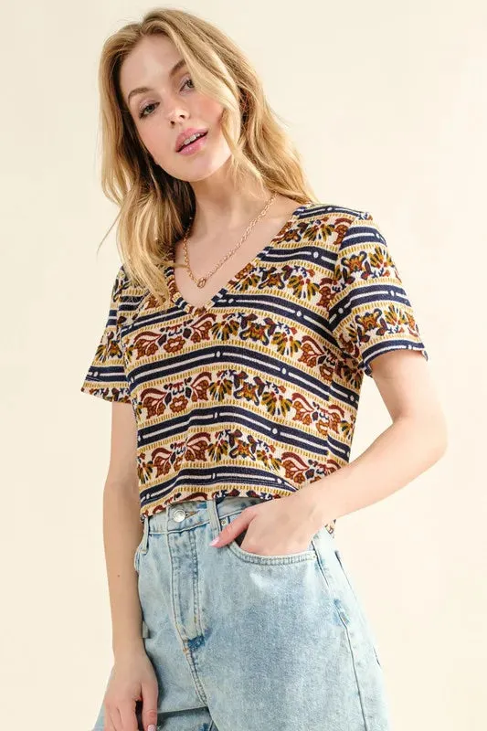 ONLINE EXCLUSIVE And The Why Printed V Neck Cropped T-Shirt