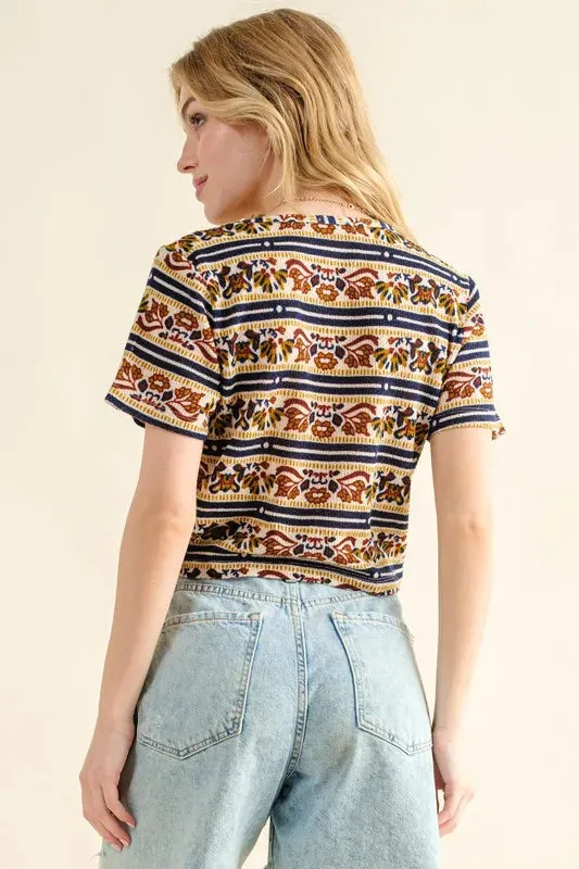 ONLINE EXCLUSIVE And The Why Printed V Neck Cropped T-Shirt