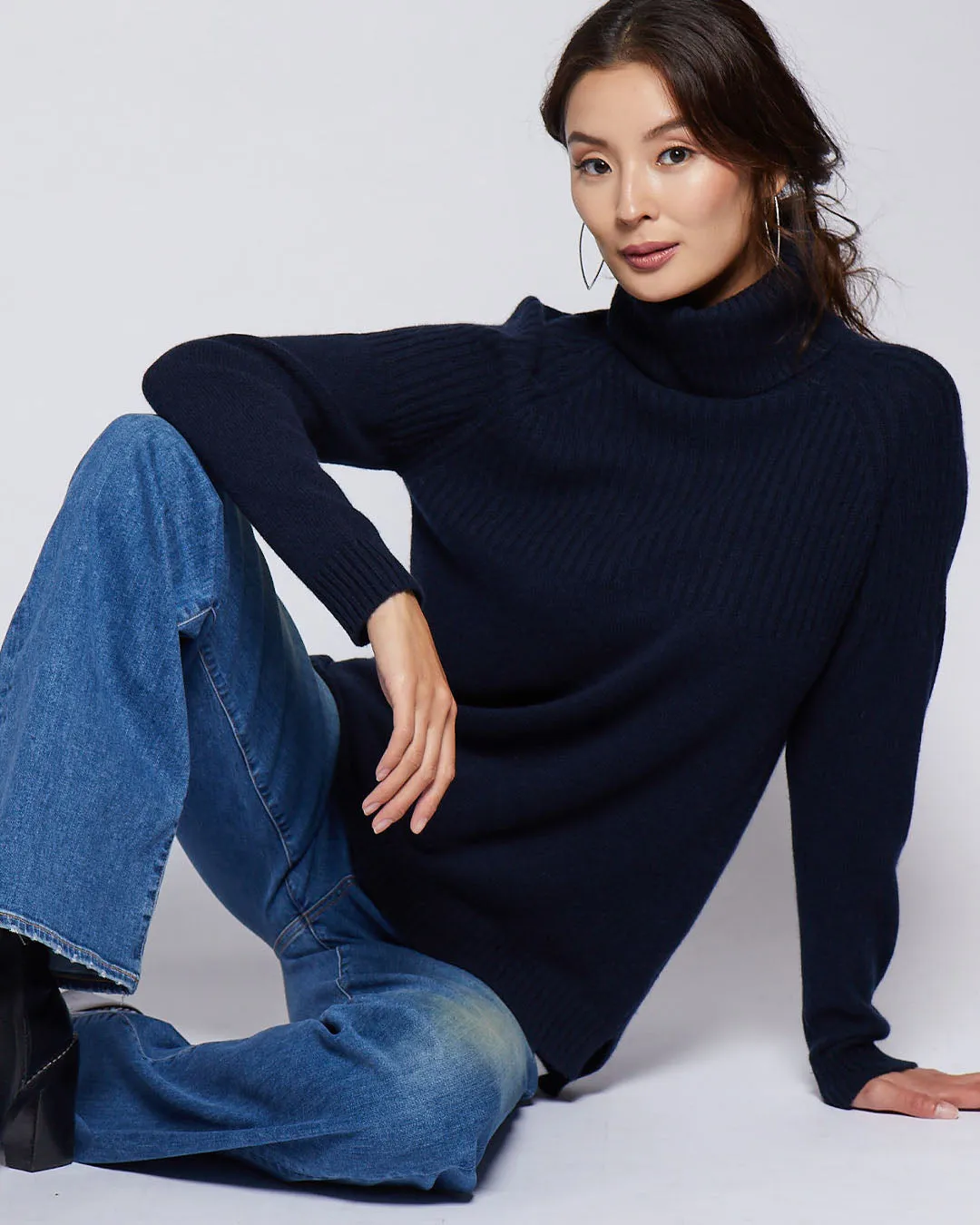 Womans Half Ribbed Cashmere Blend Turtleneck Sweater in Navy - order size down, runs large