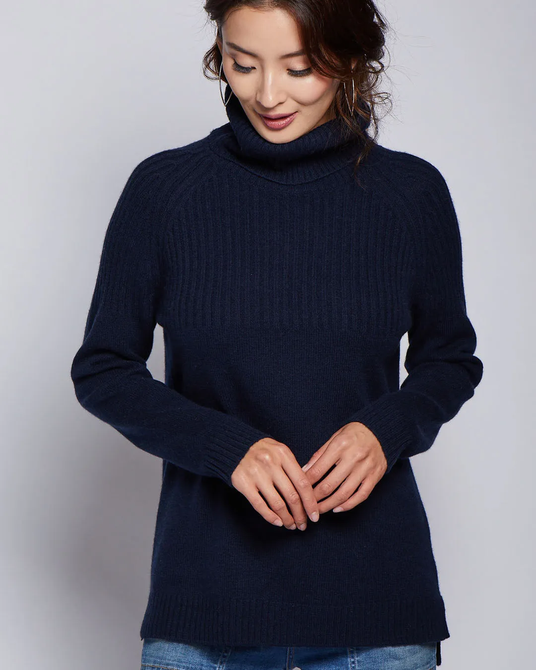 Womans Half Ribbed Cashmere Blend Turtleneck Sweater in Navy - order size down, runs large