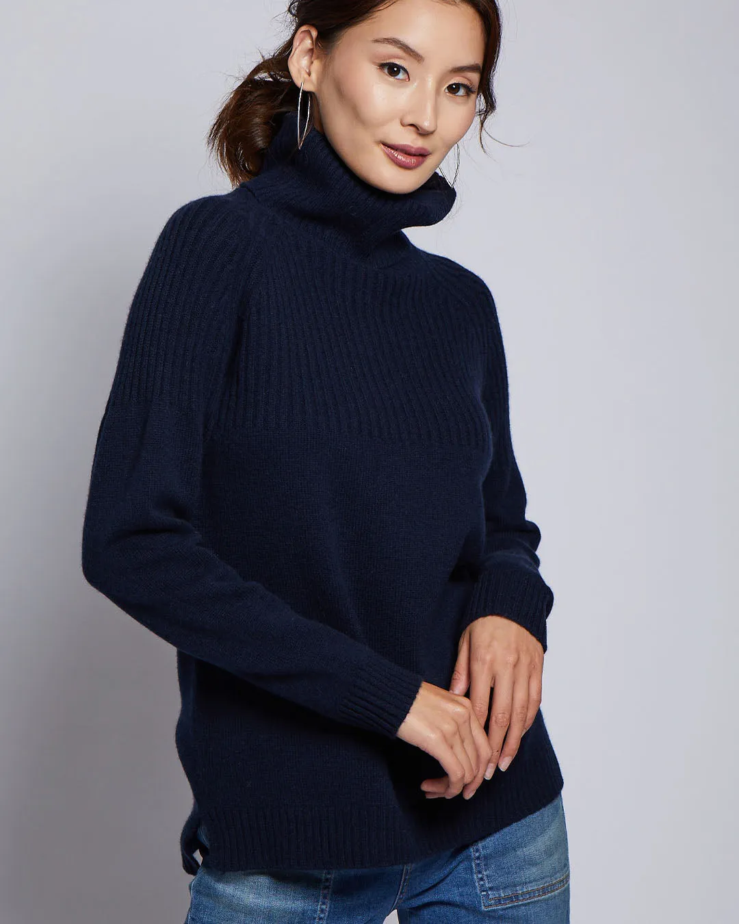 Womans Half Ribbed Cashmere Blend Turtleneck Sweater in Navy - order size down, runs large